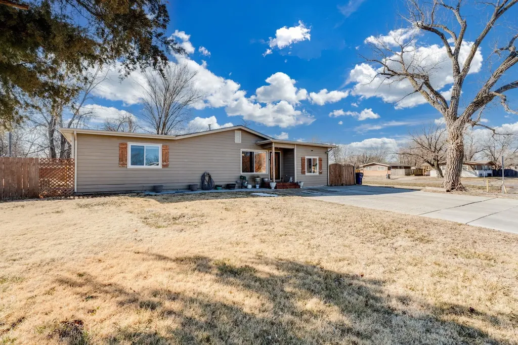 1821 W 27th Street S Wichita KS 67217-2133