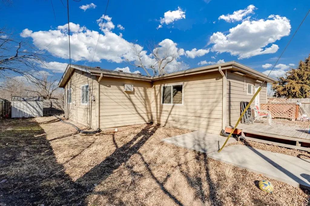 1821 W 27th Street S Wichita KS 67217-2133