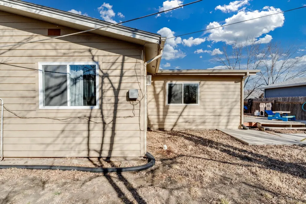 1821 W 27th Street S Wichita KS 67217-2133