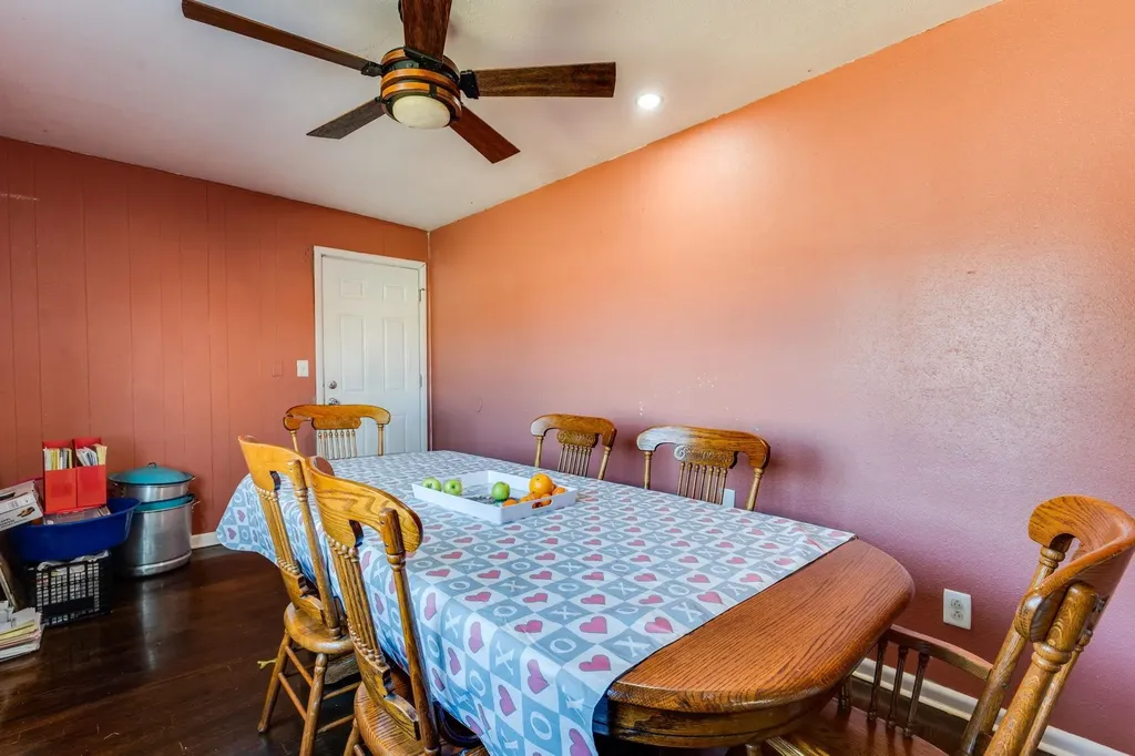 1821 W 27th Street S Wichita KS 67217-2133