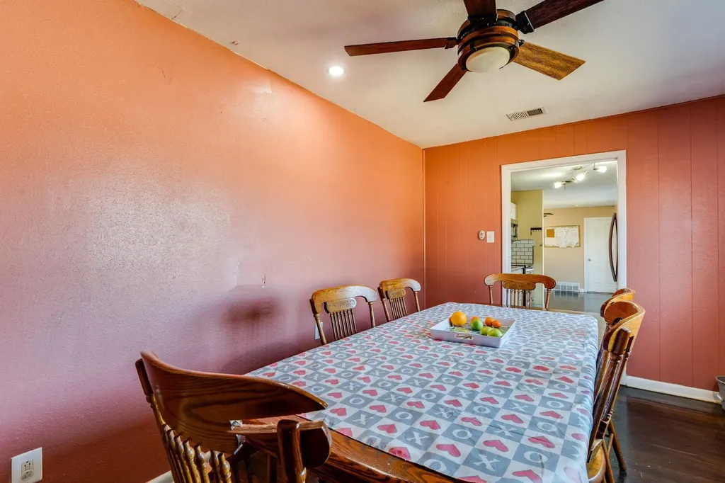 1821 W 27th Street S Wichita KS 67217-2133