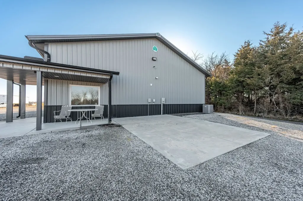 839 E Commercial Street Clearwater KS 67026