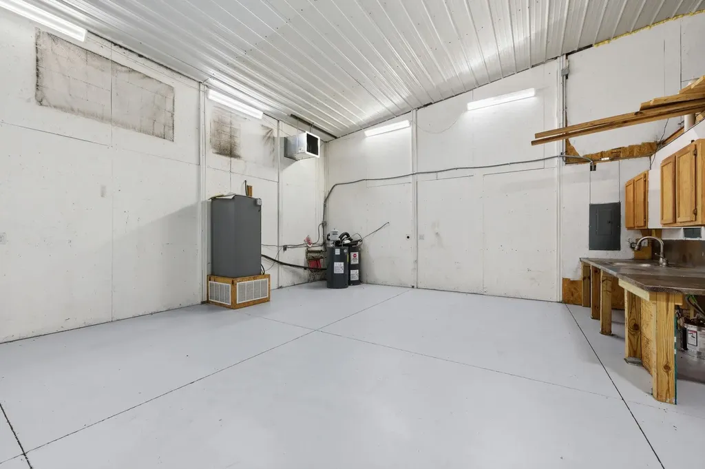 839 E Commercial Street Clearwater KS 67026