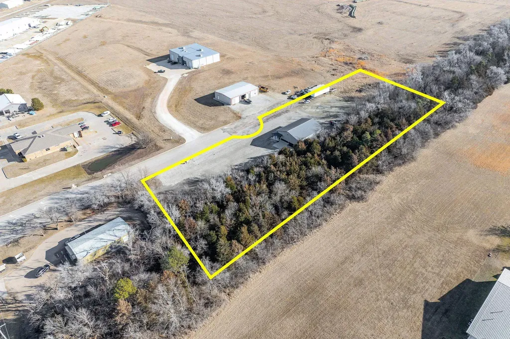 839 E Commercial Street Clearwater KS 67026