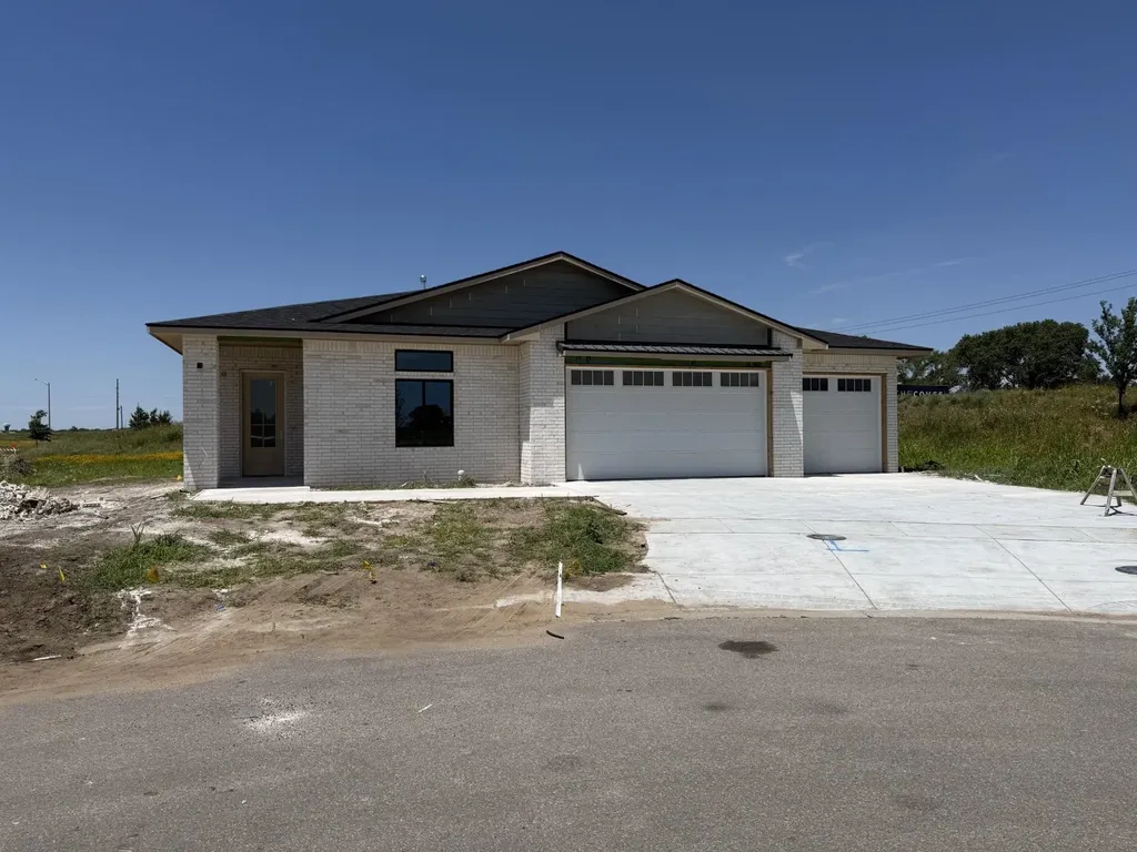 8342 Waterway Court Maize KS 67101