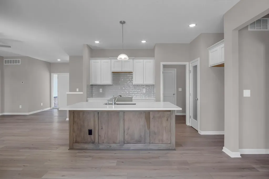 1316 Main Street Halstead KS 67056