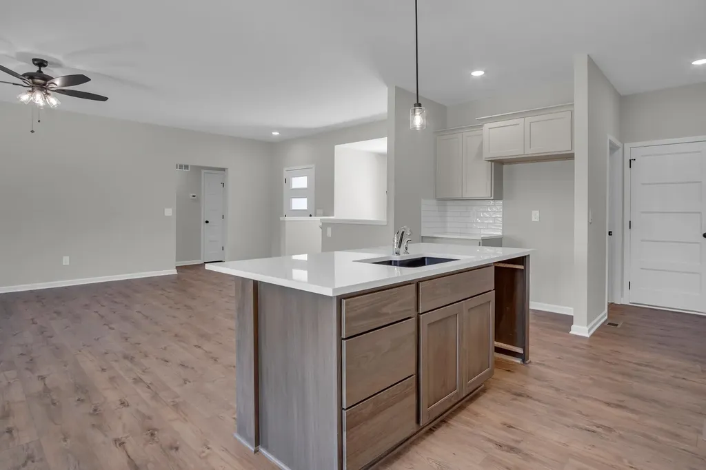1204 Main Halstead KS 67056