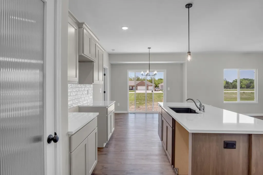 1204 Main Halstead KS 67056