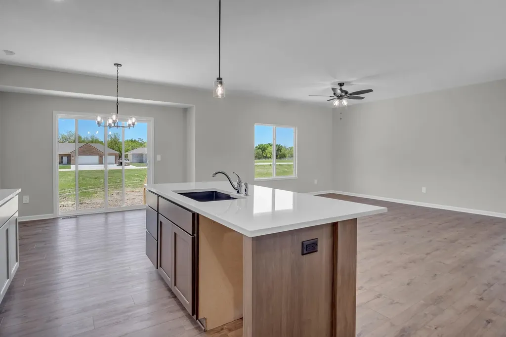 1204 Main Halstead KS 67056