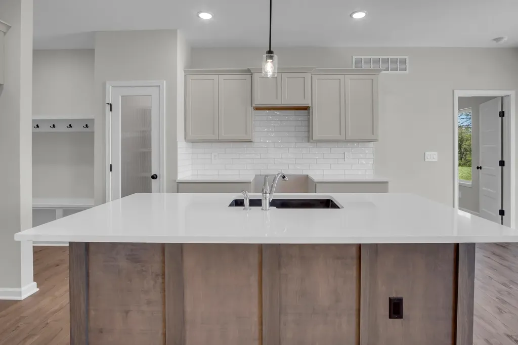 1204 Main Halstead KS 67056