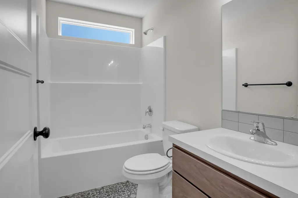 1204 Main Halstead KS 67056