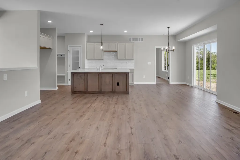 1204 Main Halstead KS 67056