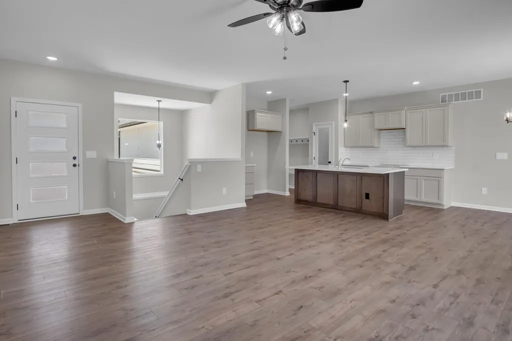 1204 Main Halstead KS 67056