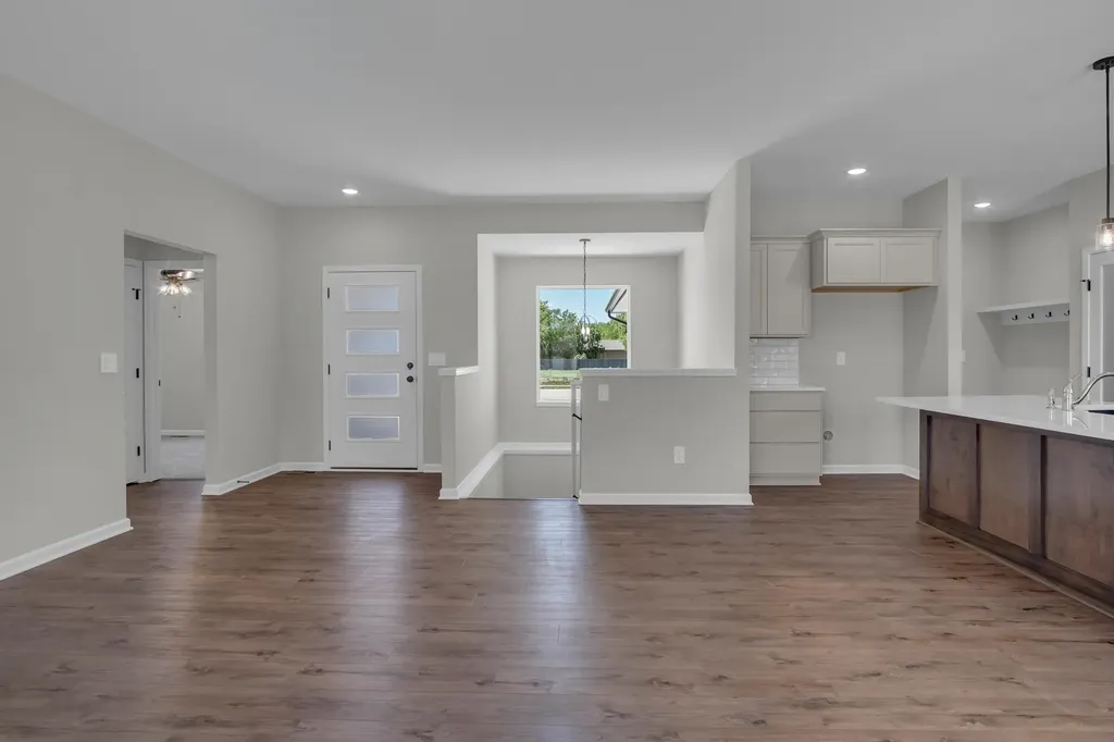 1204 Main Halstead KS 67056