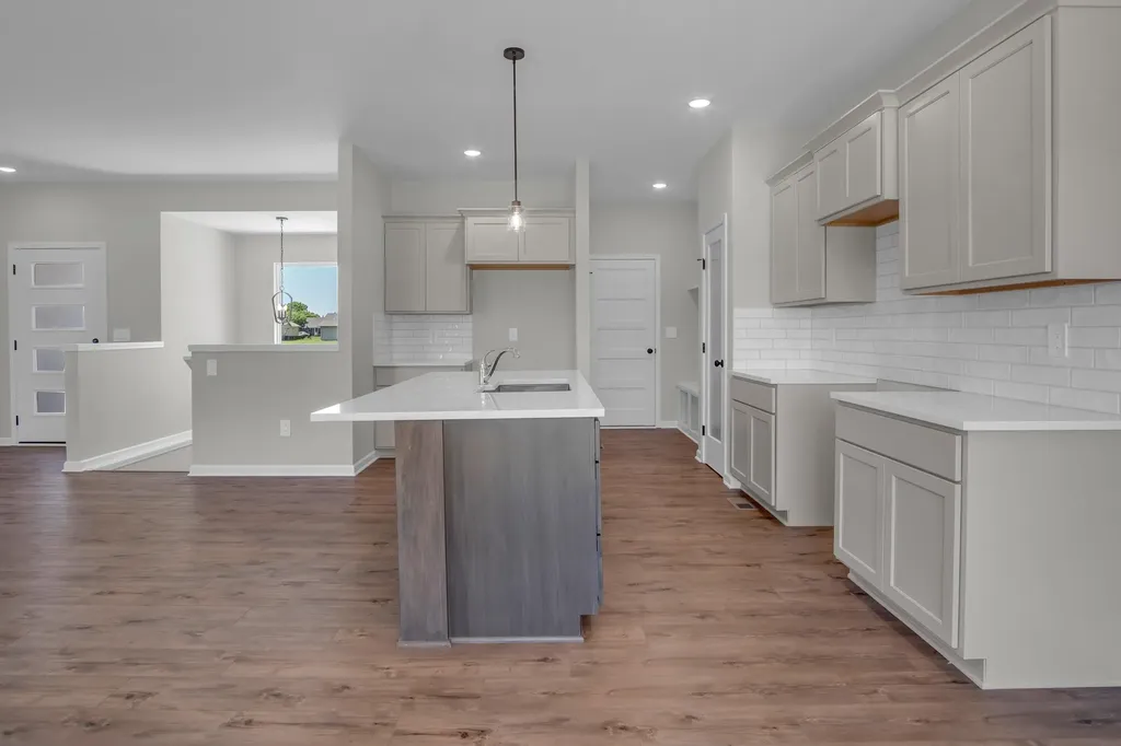 1204 Main Halstead KS 67056