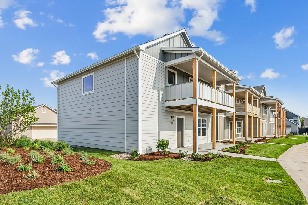 409 E Douglas Avenue Andover KS 67002