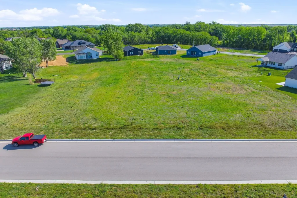 324 W Cherry Oaks Street Cheney KS 67025