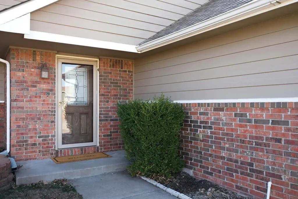 4426 E Falcon Street Wichita KS 67220-1776