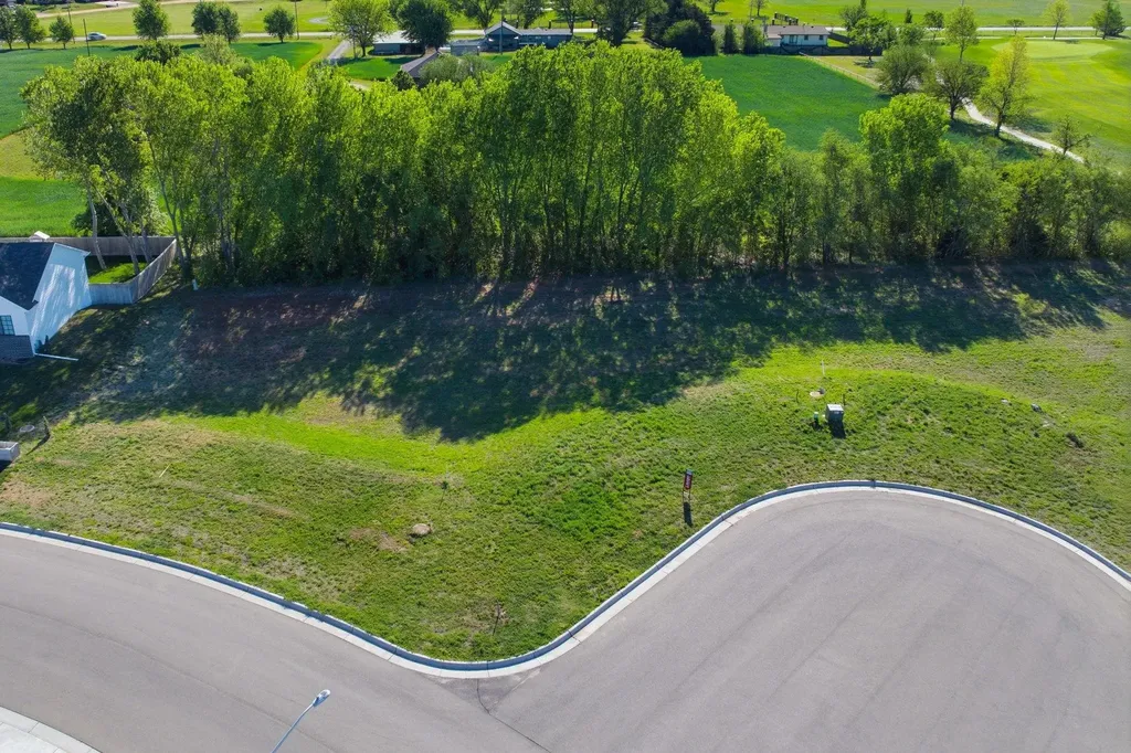 211 W Cherry Oaks Street Cheney KS 67025