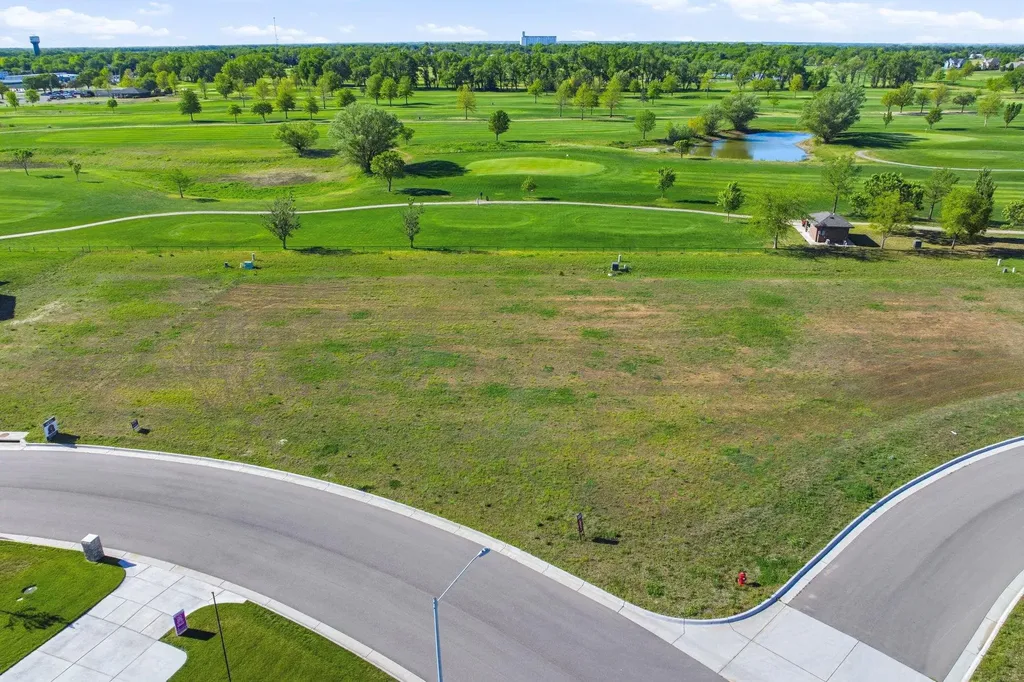 301 W Cherry Oaks Street Cheney KS 67025