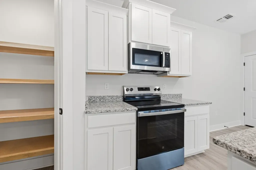 602 Briarbrook Lane Park City KS 67147-8955