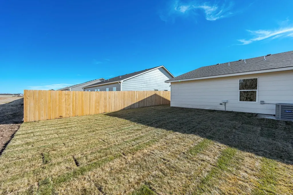 602 Briarbrook Lane Park City KS 67147-8955