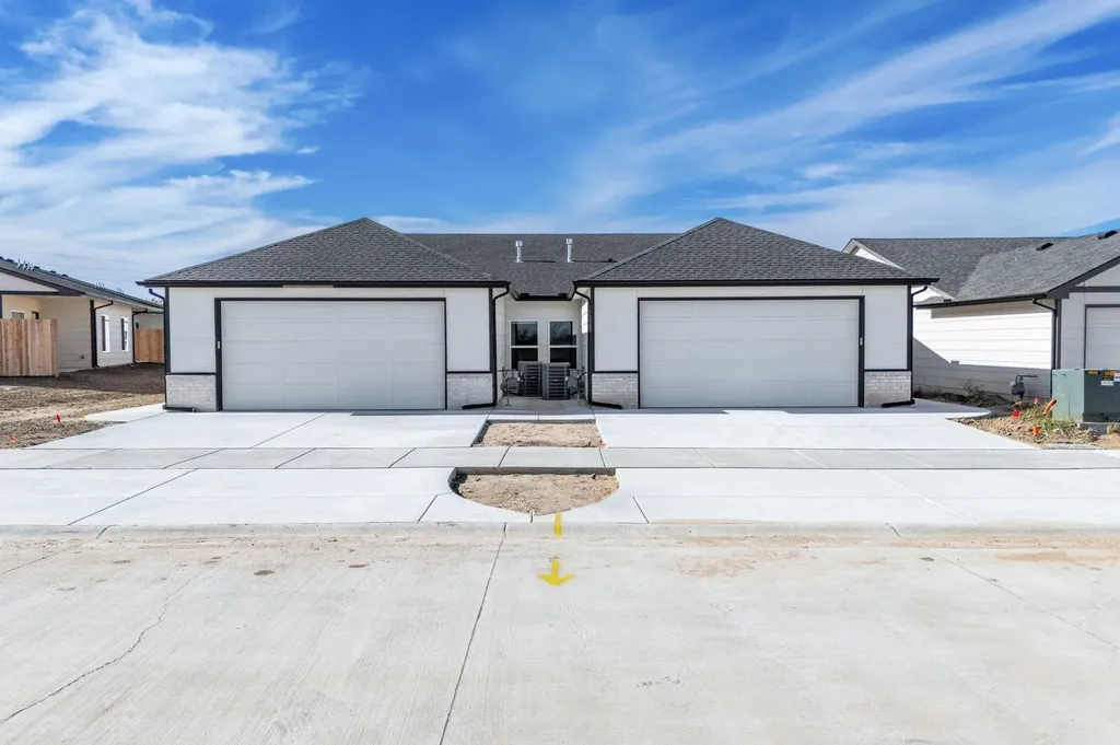 506 E Harper Street Valley Center KS 67147-8948