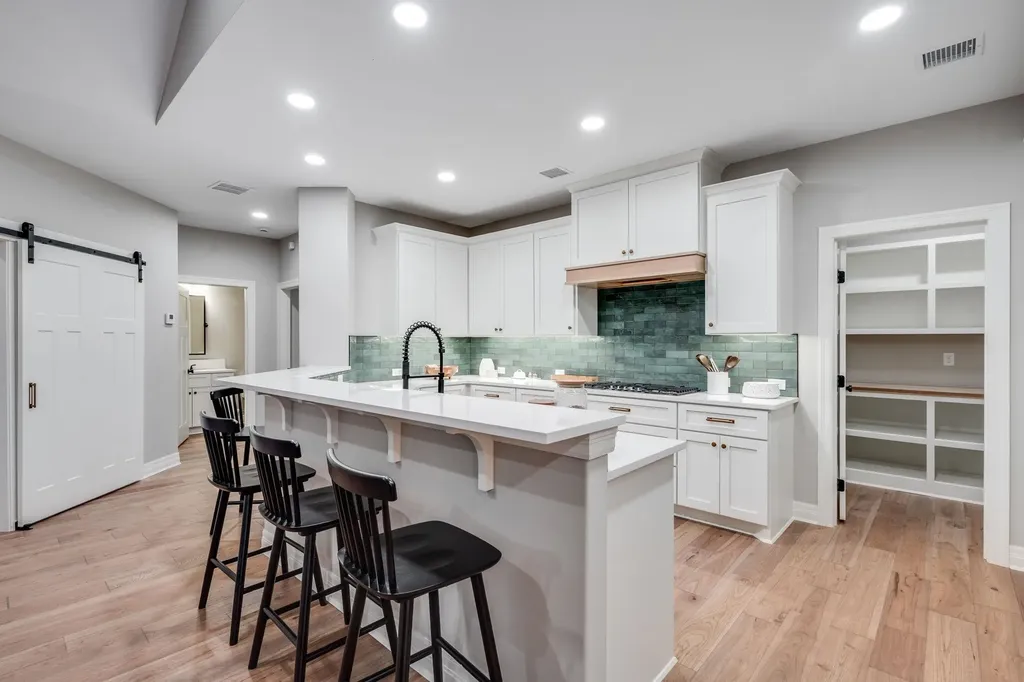 1613 W Rockhill Place Andover KS 67002