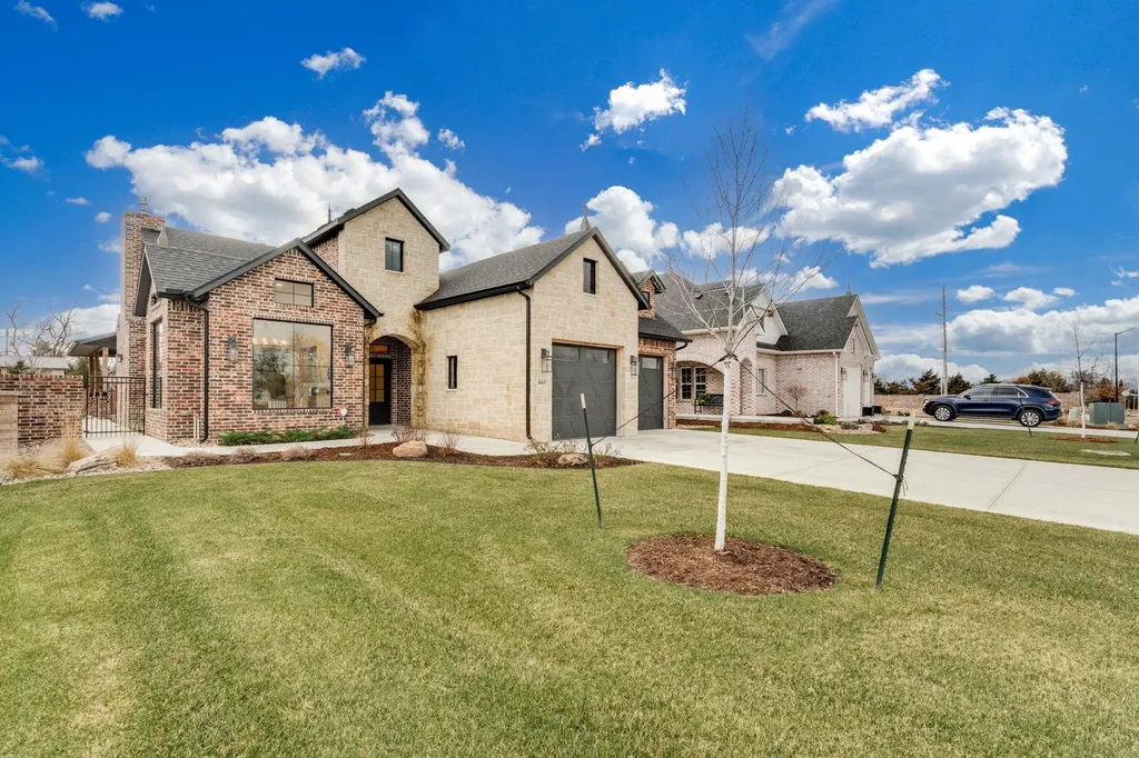 1613 W Rockhill Place Andover KS 67002