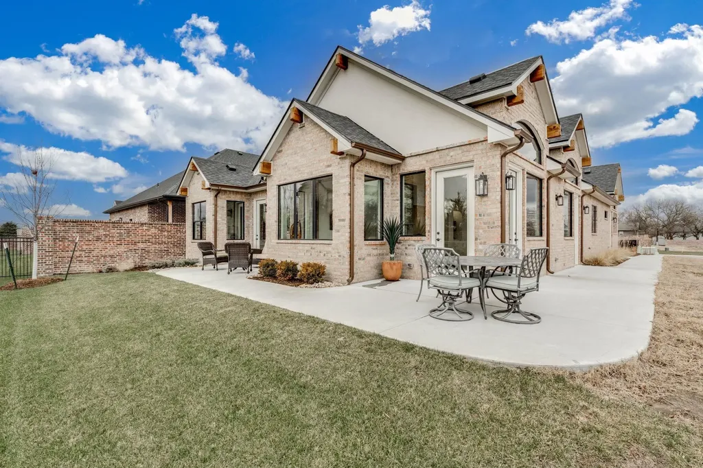 1609 W Rockhill Place Andover KS 67002