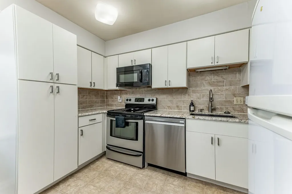 7077 E Central Avenue Wichita KS 67206