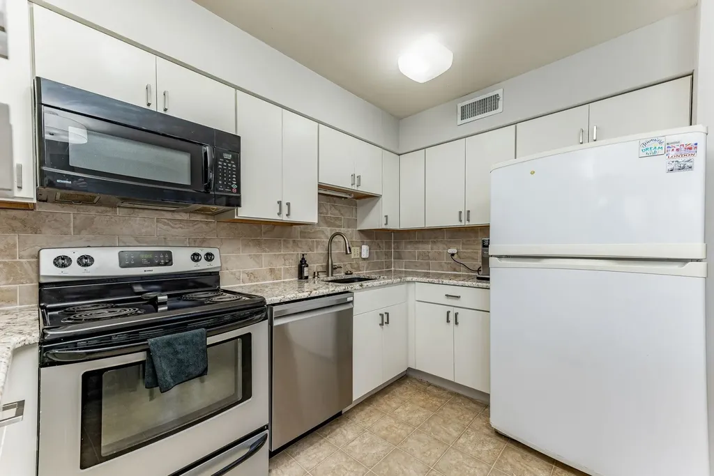 7077 E Central Avenue Wichita KS 67206