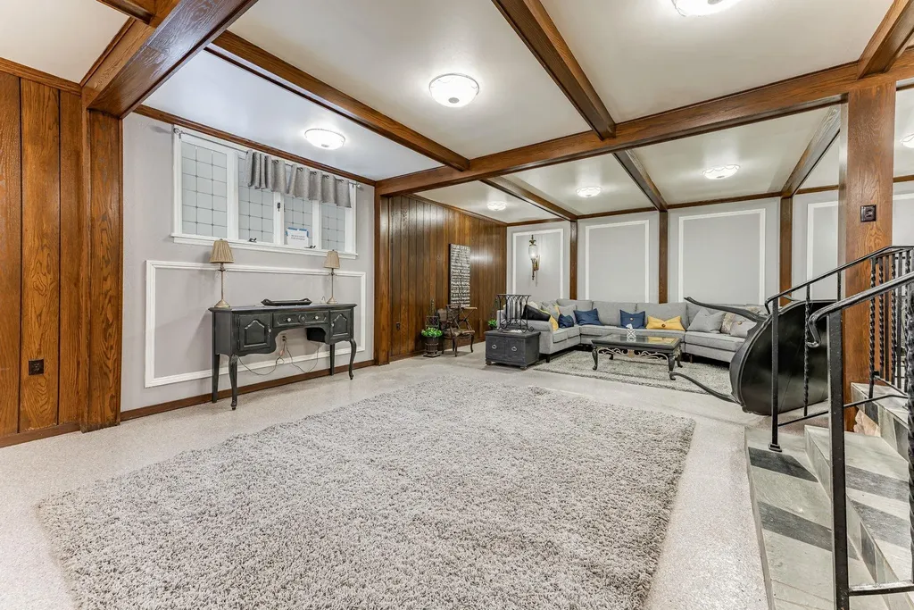 7077 E Central Avenue Wichita KS 67206