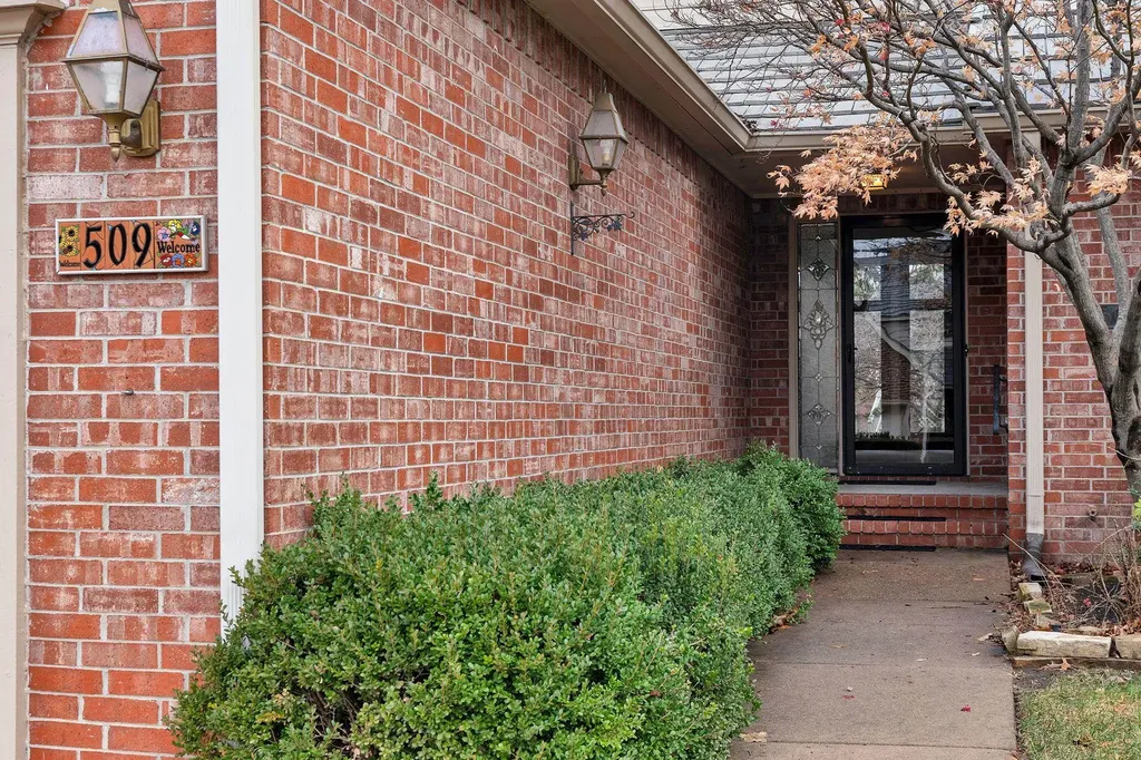 509 N Turnberry Circle Wichita KS 67230