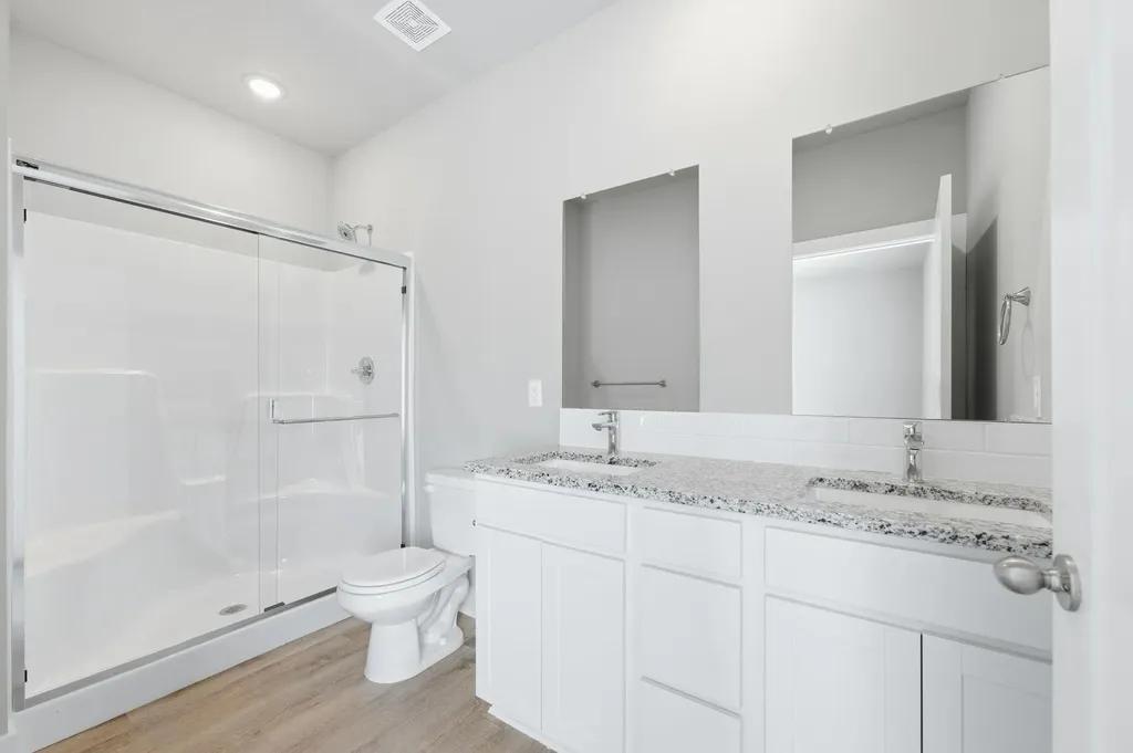 498 E Harper Street Valley Center KS 67147-8948