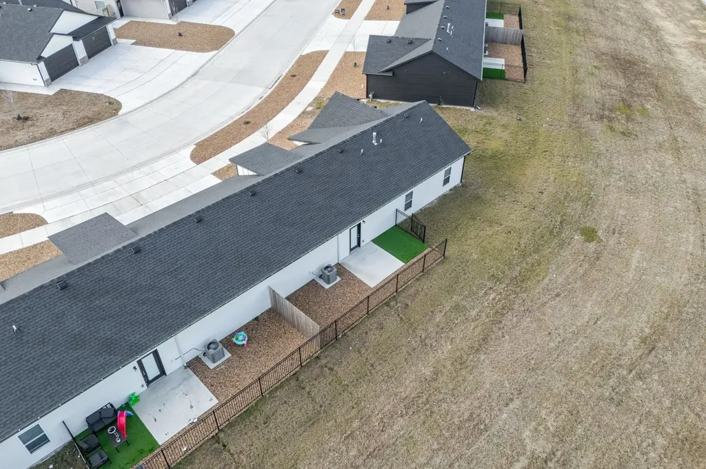 498 E Harper Street Valley Center KS 67147-8948