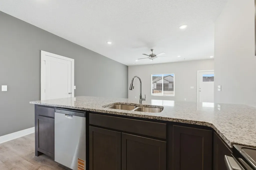 498 E Harper Street Valley Center KS 67147-8948