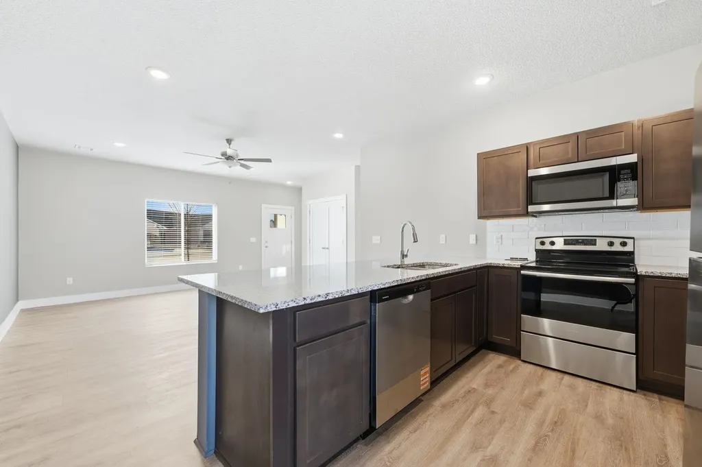 498 E Harper Street Valley Center KS 67147-8948