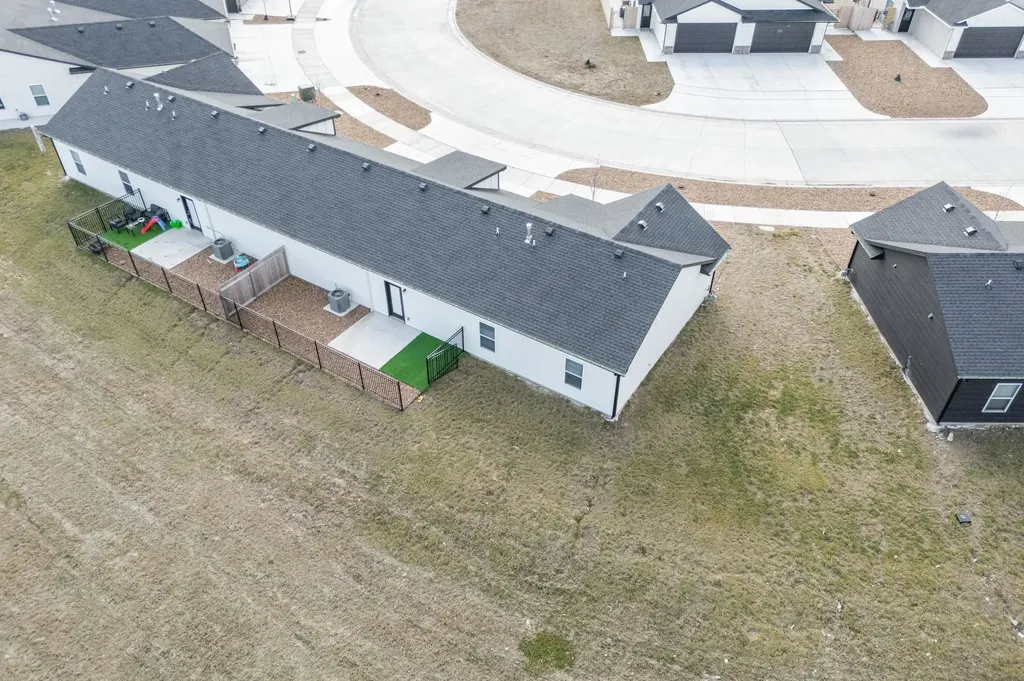 490 E Harper Street Valley Center KS 67147-8948