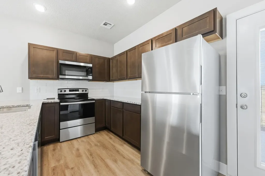 490 E Harper Street Valley Center KS 67147-8948