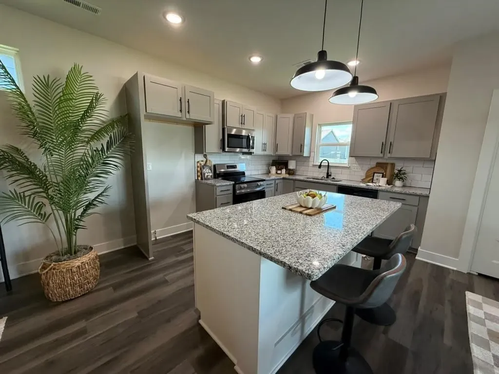 9002 E Forbes Circle Bel Aire KS 67226
