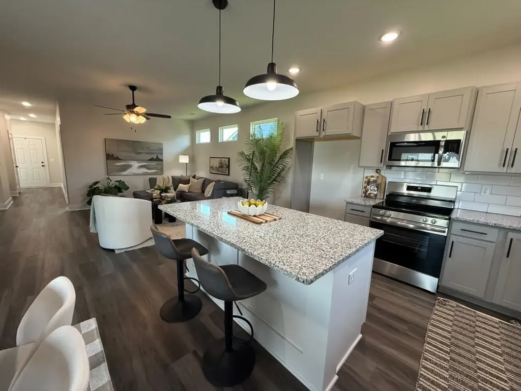 9002 E Forbes Circle Bel Aire KS 67226