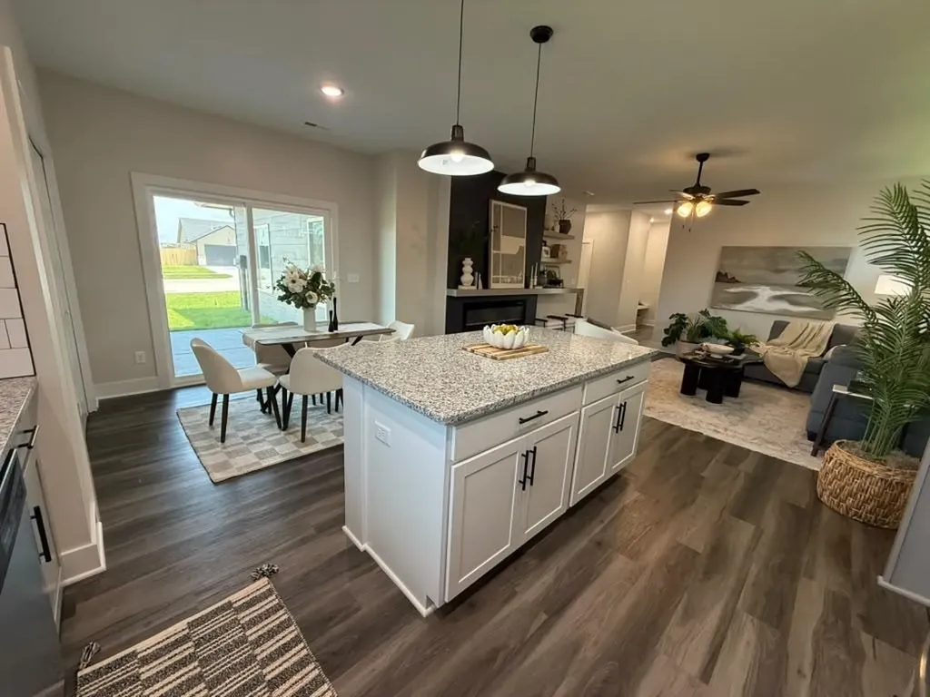 9002 E Forbes Circle Bel Aire KS 67226