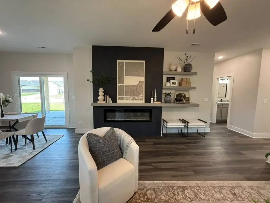 9002 E Forbes Circle Bel Aire KS 67226