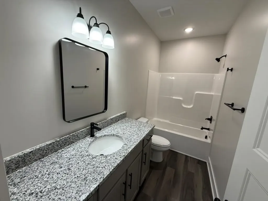 9002 E Forbes Circle Bel Aire KS 67226