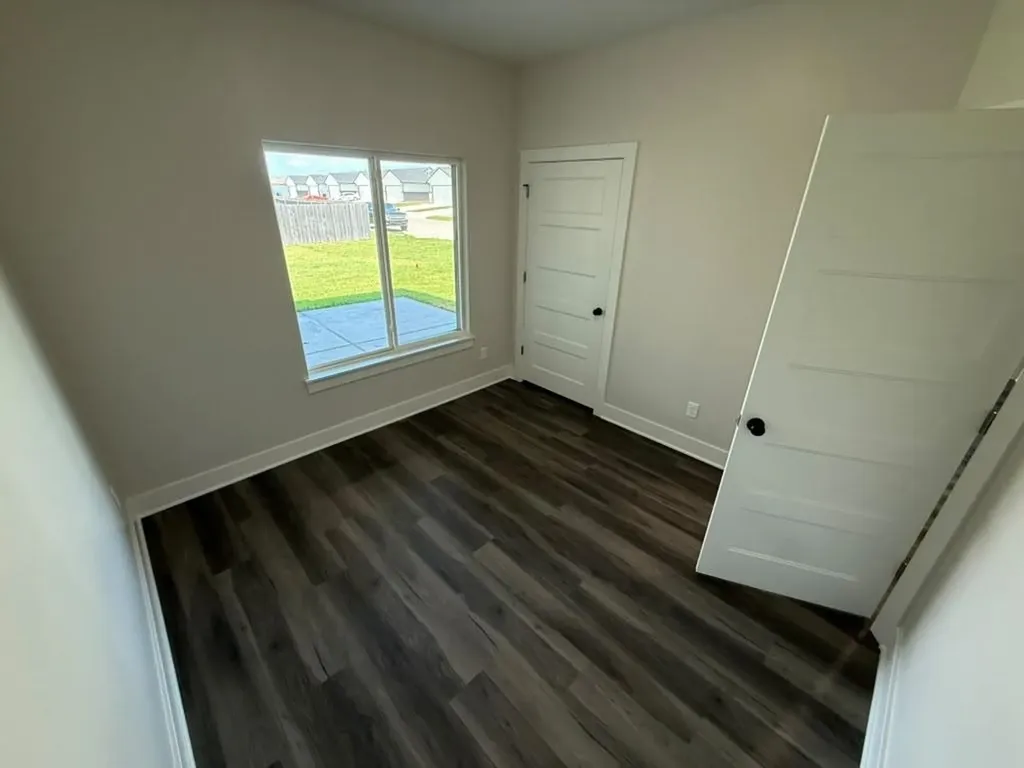 9002 E Forbes Circle Bel Aire KS 67226