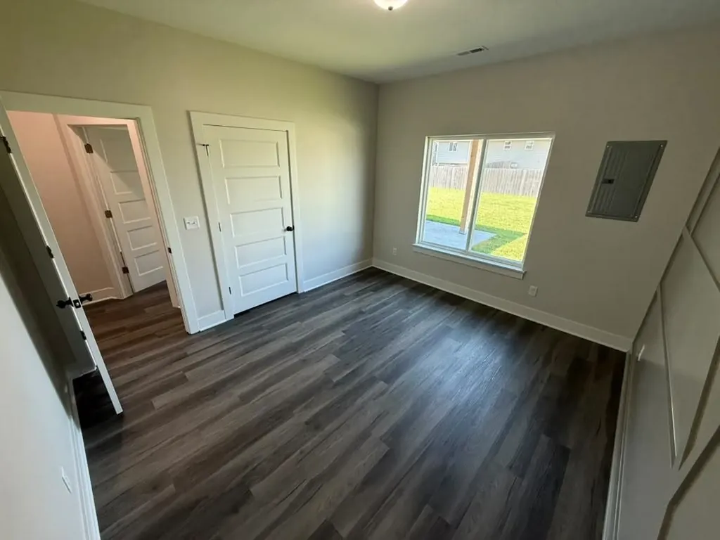 9002 E Forbes Circle Bel Aire KS 67226