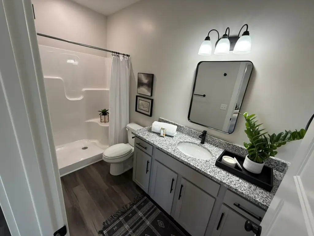 9002 E Forbes Circle Bel Aire KS 67226