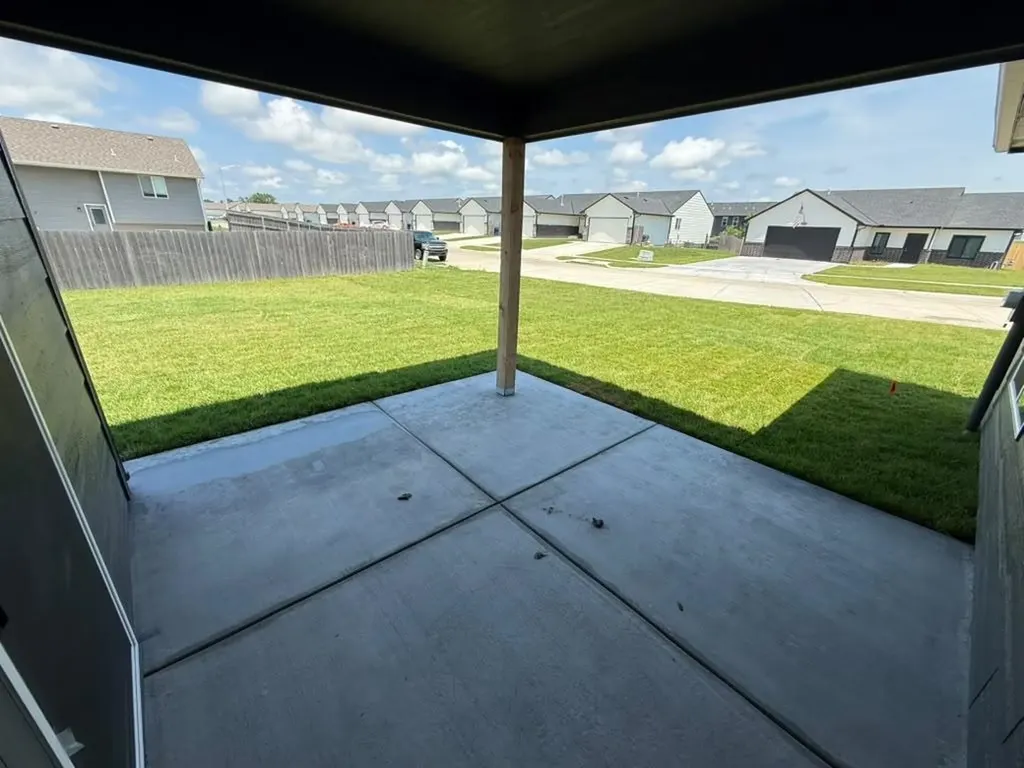 9002 E Forbes Circle Bel Aire KS 67226