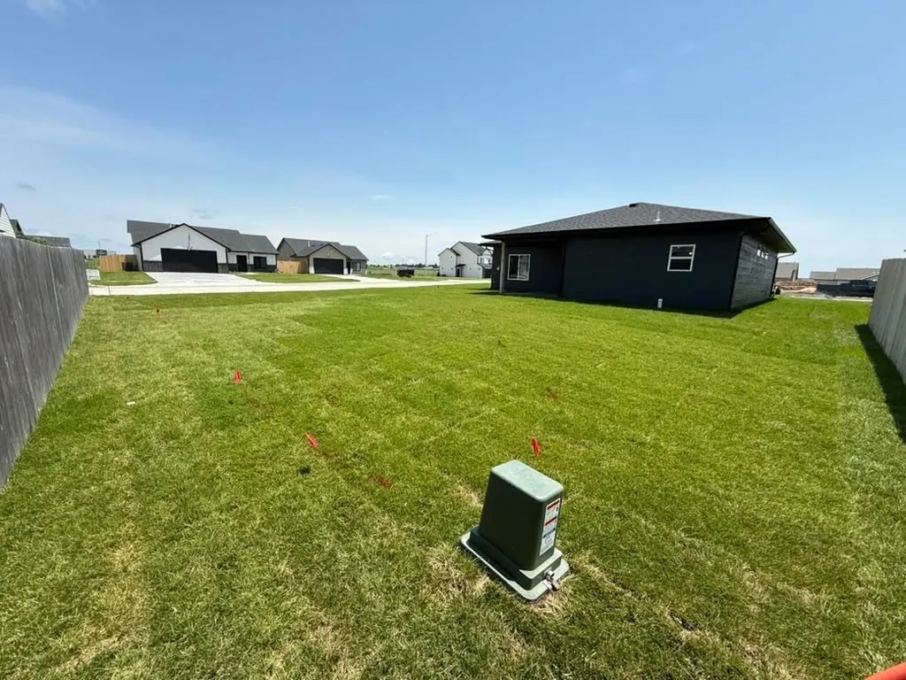 9002 E Forbes Circle Bel Aire KS 67226